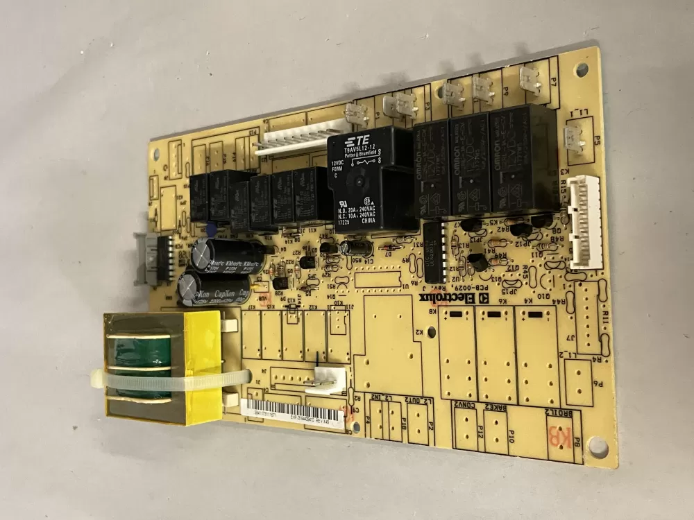 Frigidaire 3941173111571 relay control board PCBB000290 AZ214434 | Wm875