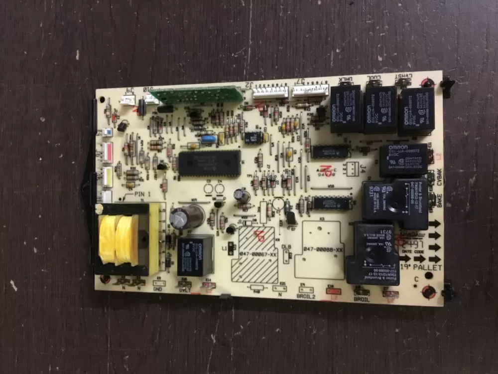 Jenn-Air 7428P033-60  100-00781-20 Oven Relay Board