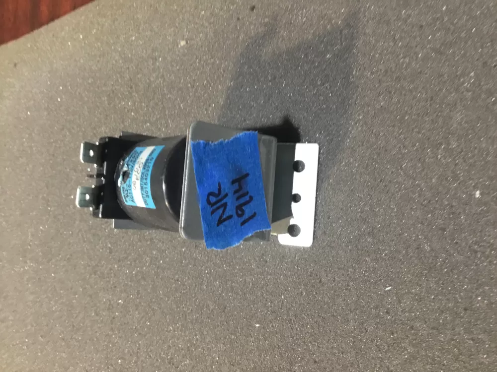 Bosch 3015403210 Refrigerator Ice Flap Solenoid AZ75858 | NR1914