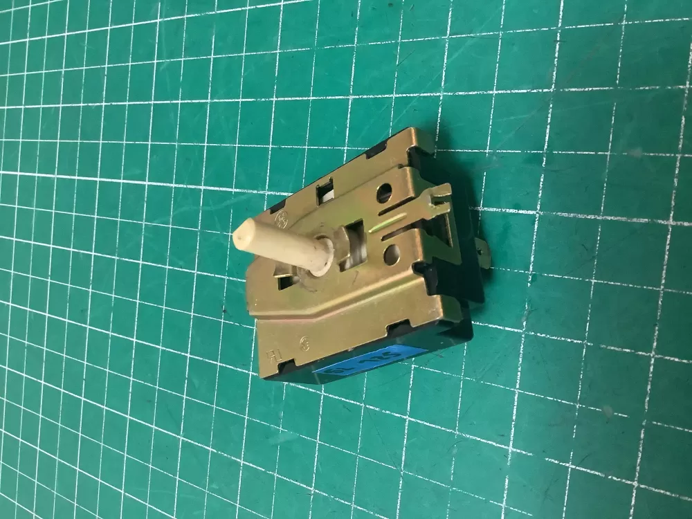 GE 175D2315P009 WE4X881 Dryer Control Board Switch AZ223200 | SLA125