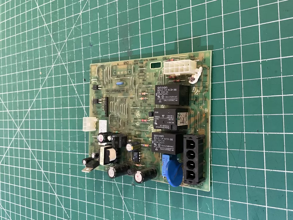 Whirlpool  Kenmore WPW10135091 2304078 6105031 Refrigerator Control Board