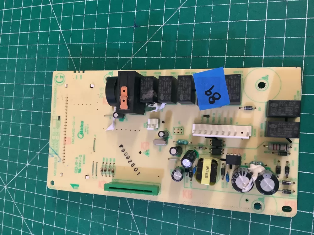 GE MD12001LB EMLAAGE-04-K 17170000008243 Microwave Control # AZ208042 | NR89