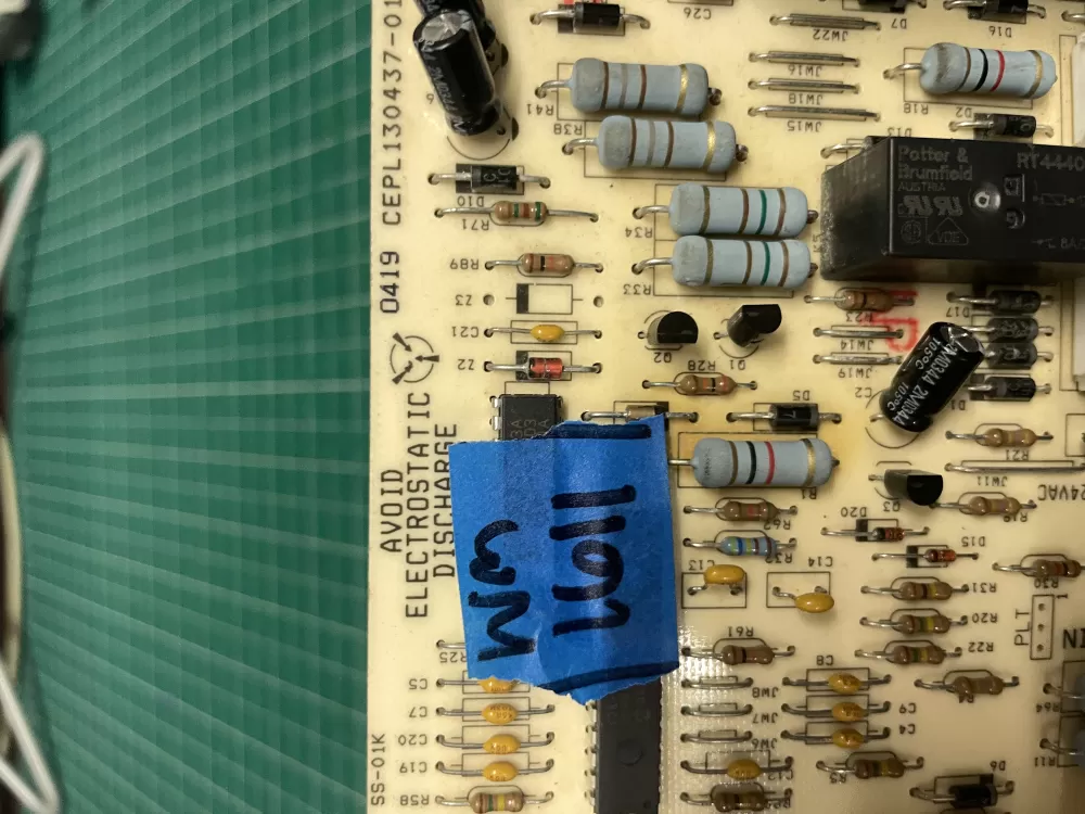 Carrier Bryant CEPL130437-01 Furnace Hk42fz014 Control Board AZ211093 | Wm1611