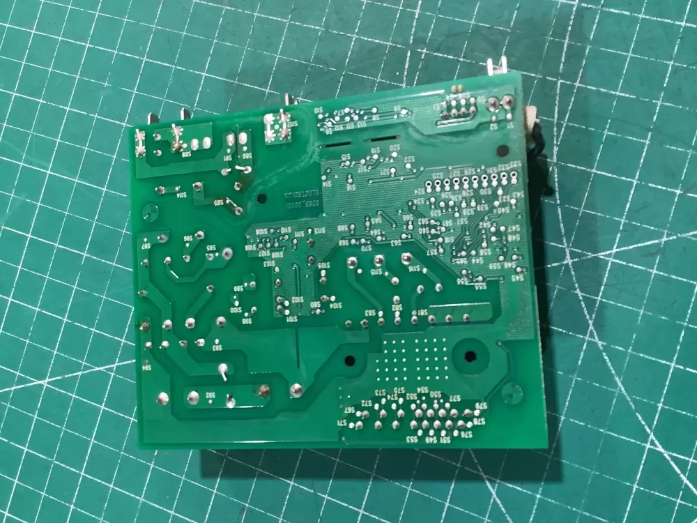 Crosley  Electrolux  Frigidaire  Kenmore 241577508  808364712  808364721  241577511  33532531-  533532531  0263_00021  ELUR241  8083183-03  8083183  2016/29  NO.:8083643-03/D  6G011900  ESFE010102  8083643-03 Refrigerator Control Board