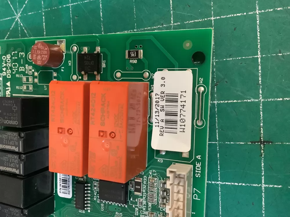 Whirlpool Jenn Air Maytag W10774171 Refrigerator Control Board AZ224387 | NR140
