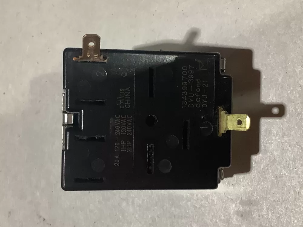 Frigidaire 134399700 Washer/Dryer Start Switch AZ102610 | Sl101