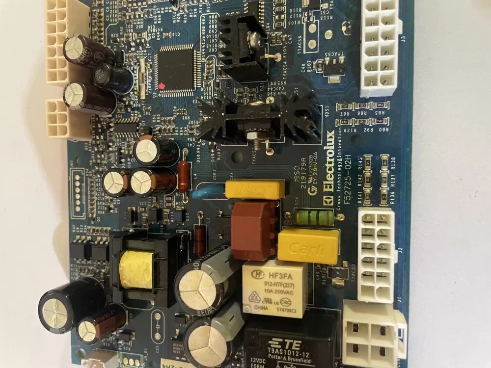 Frigidaire Electrolux F52725 02H Refrigerator Control Board AZ136793 | KM547