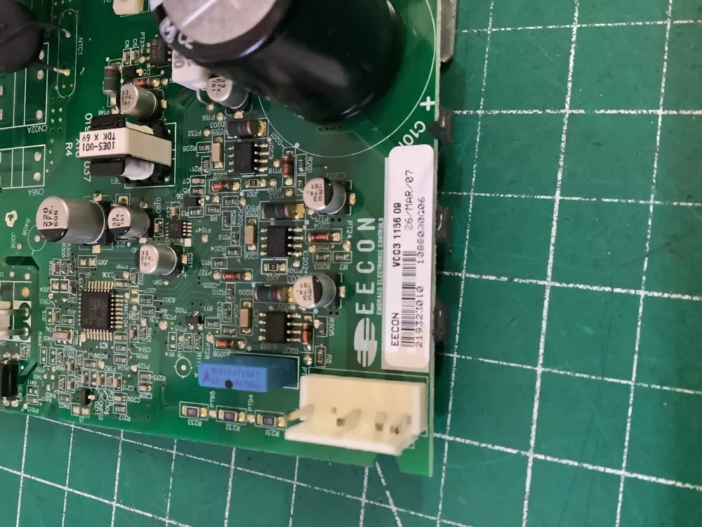 GE Refrigerator 219323010 Main Control Board AZ196653 | NR318