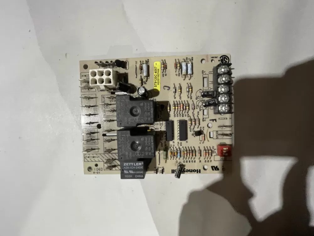  HQ1011927HW Furnace Control Board Honeywell