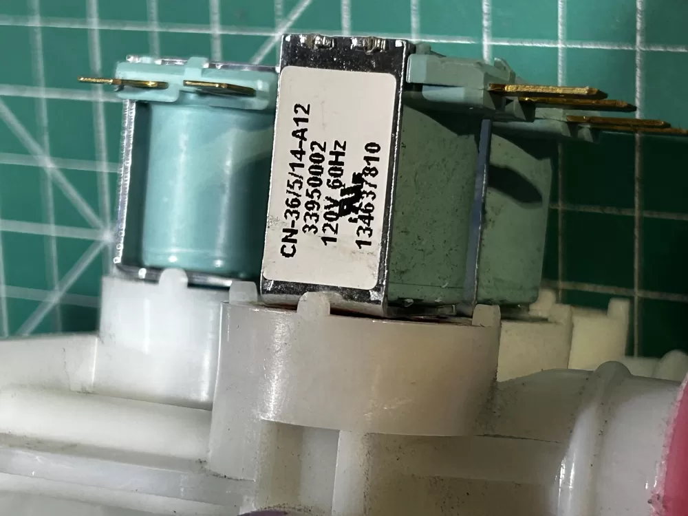 Electrolux  Frigidaire 33950002  134637810 Washer Water Inlet Valve