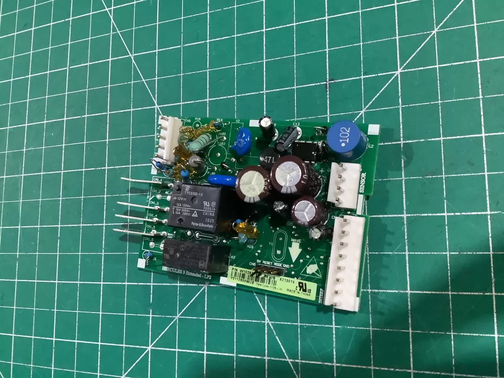 Whirlpool W10392194 Refrigerator Control Board AZ156563 | NR130