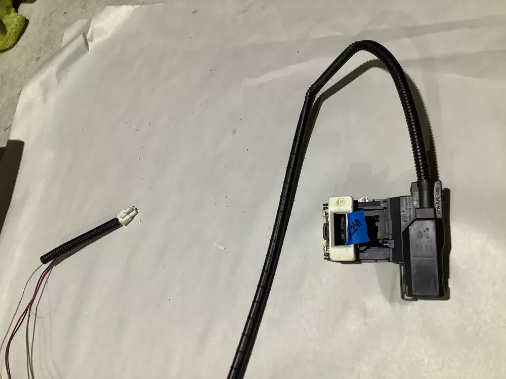 Crosley  Inglis  Kenmore  Maytag  Roper  Whirlpool W10682535 W10838613 W10838613VP W11253733 W11307244 Washer Crosley Inglis Lid Lock