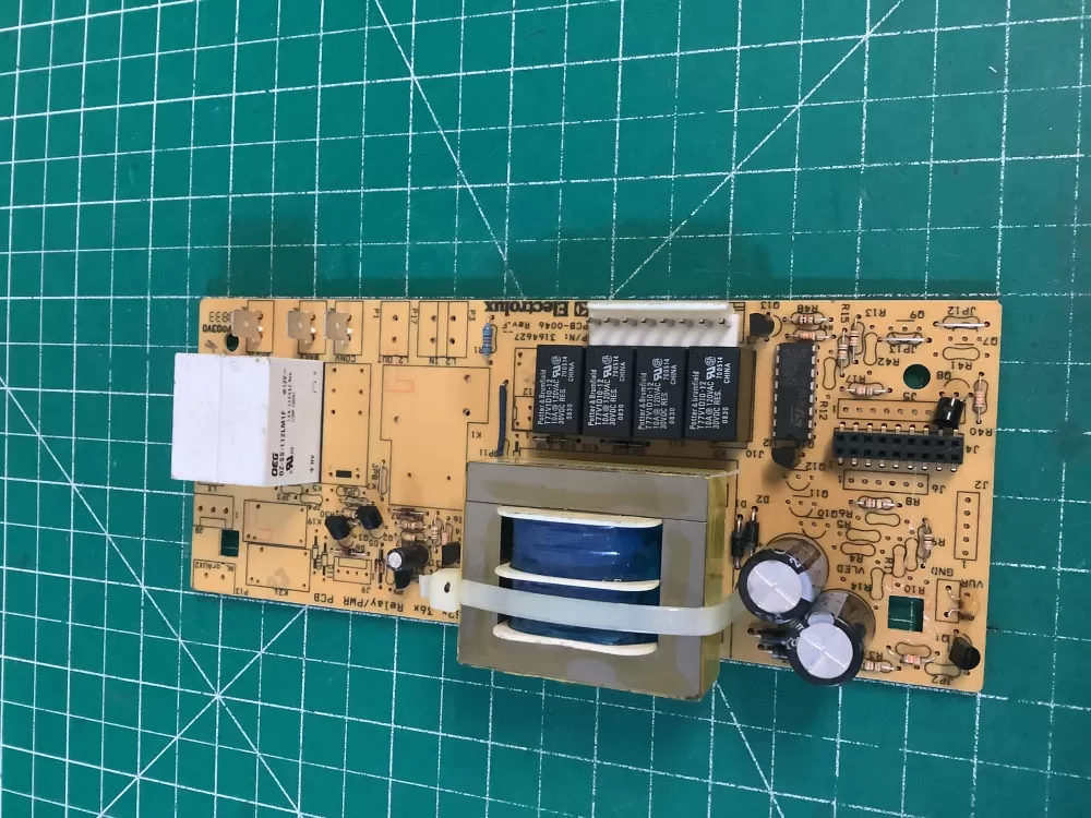 Frigidaire 316462715 Control Board AZ223353 | NR1822