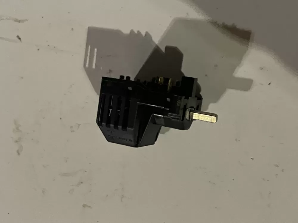 Maytag  Whirlpool 7403P384-60 Range Switch