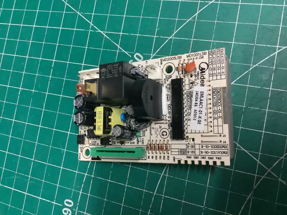 Sharp Microwave Oven Model:YC-MG02U-B- #B4 AZ204734 | AR74