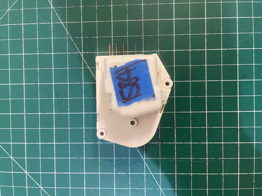 Admiral Jenn Air S-68233-3 Refrigerator Defrost Timer AZ194214 | KM1584