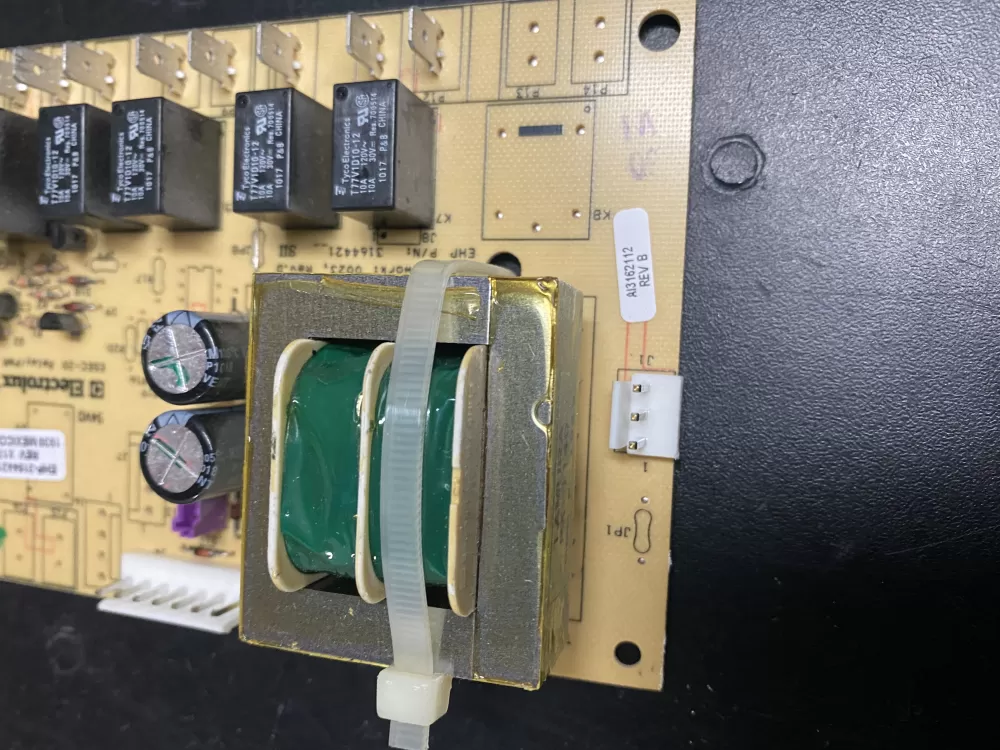 Electrolux 316442112A Range Oven Relay Control Board AZ15393 | BK628