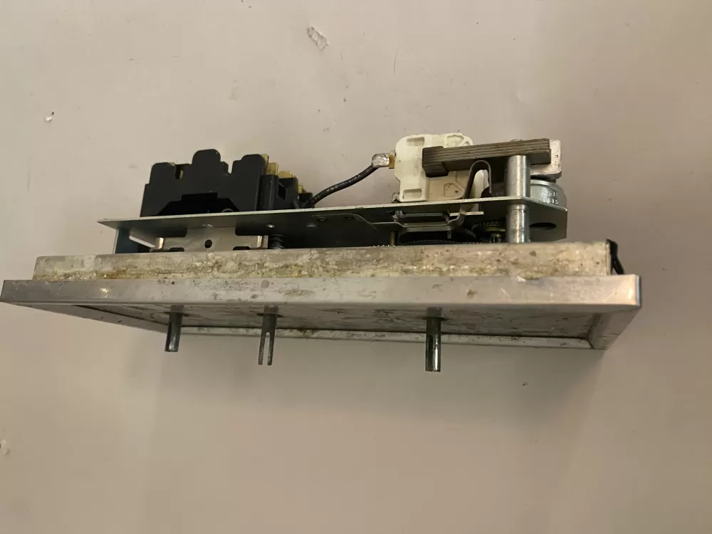 GE 148T125P11 Range Oven Timer Clock AZ124116 | BK2264