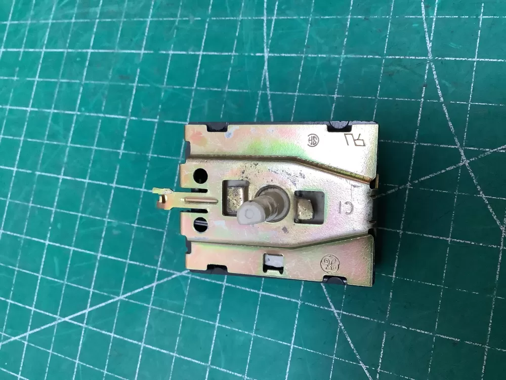 GE ASR2373-103T  175D2315P009 WE4X881 Dryer Control Board Switch