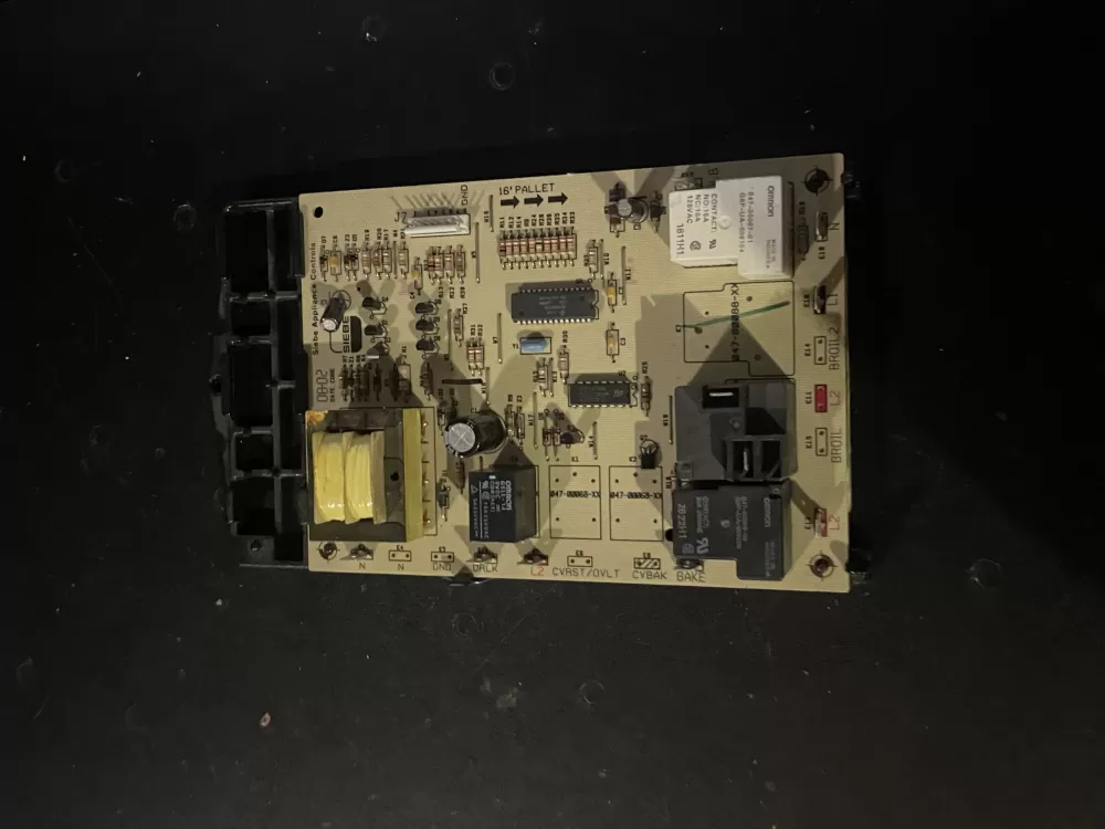 Jenn Air  Thermador 047-068-1047-63-10  14-38-986  100-01046-1 Oven Control Board