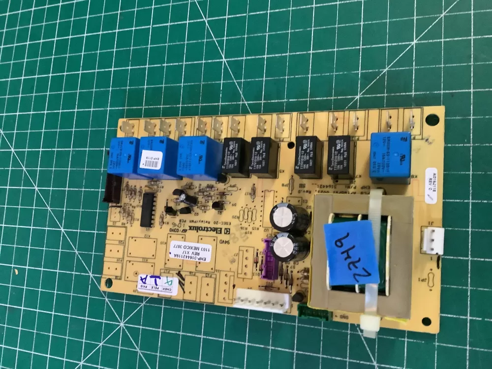Frigidaire Kenmore 316442119A Range Control Board AZ187464 | NR2749
