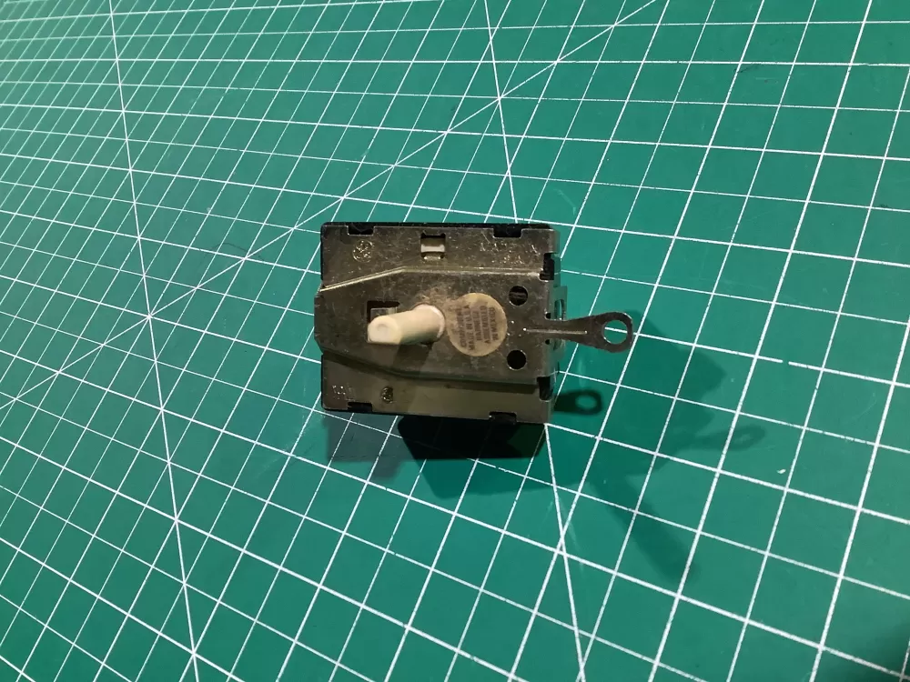 GE ASR2173-102  WE4X78AZ140734 Dryer Rotary Start Switch
