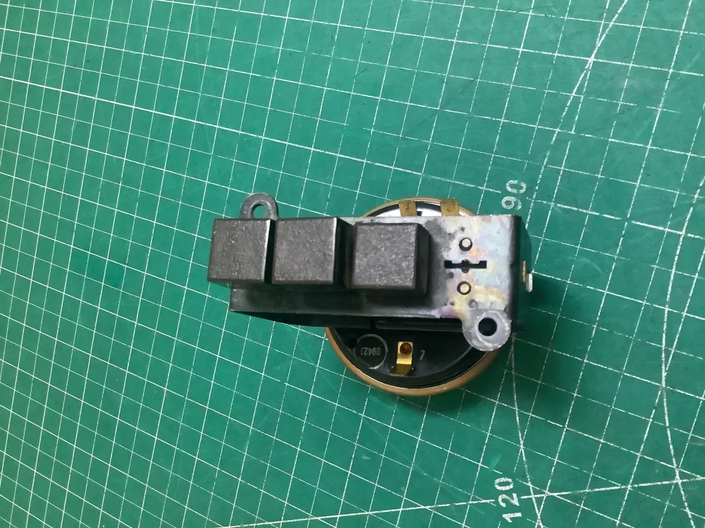 2-06221 606-0158-00 MAYTAG WASHER WATER LEVEL PRESSURE SWITCH AZ221256 | SLA70