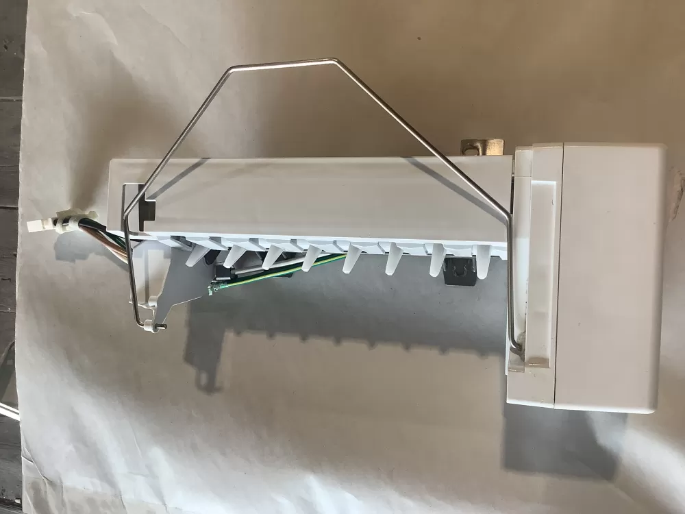 Whirlpool Refrigerator Icemaker Assembly W10190978 AZ152347 | SL276