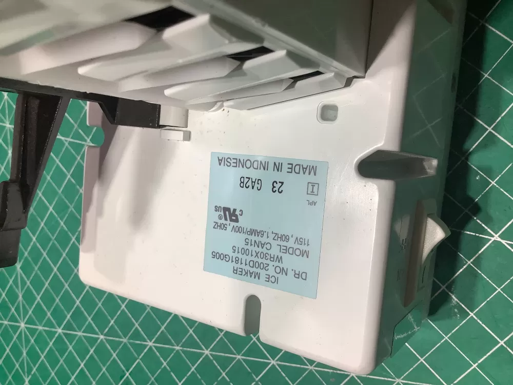 GE 200D1181G005  WR30X10015 Refrigerator Ice Maker P/N