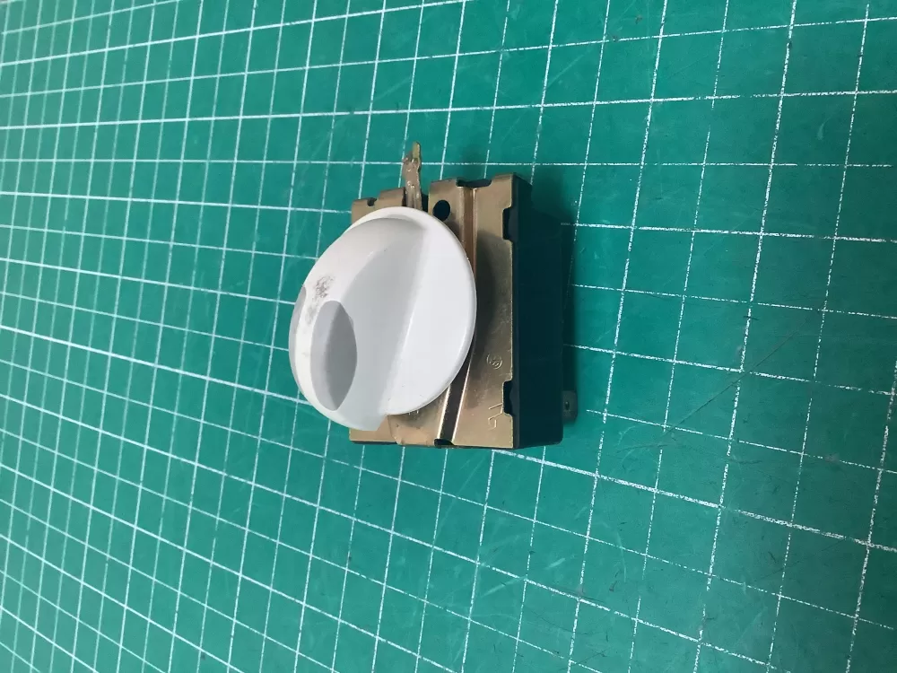 134047700D Washer Switch AZ224666 | SLA117
