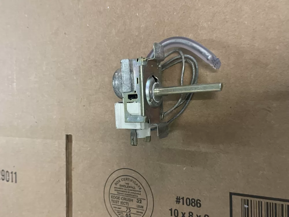 GE 197D2495-03  3ART5VM8 Refrigerator Cold Control Thermostat