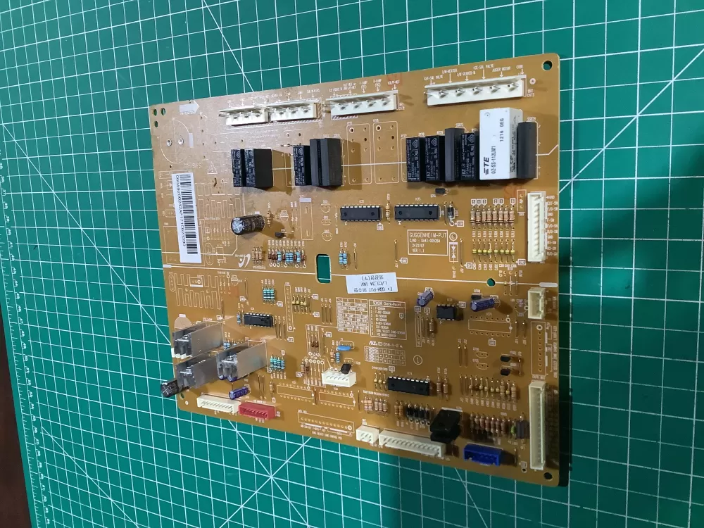 Samsung DA92 00242A Refrigerator Control Board AZ146809 | NR2458