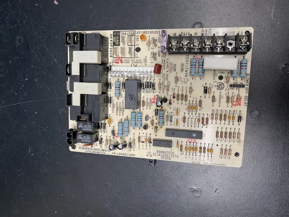 Carrier  Bryant CEPL130437-01 Furnace Control Board