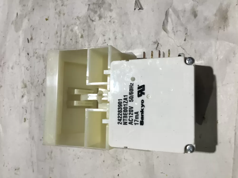 Frigidaire 242303001 Refrigerator Damper Motor Control  AZ100830 | Sl116