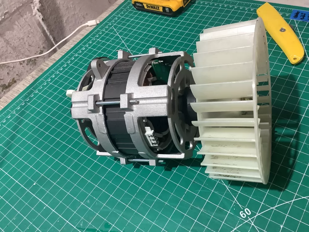 LG EAU62423301 Washer Motor AZ191144 | SL72