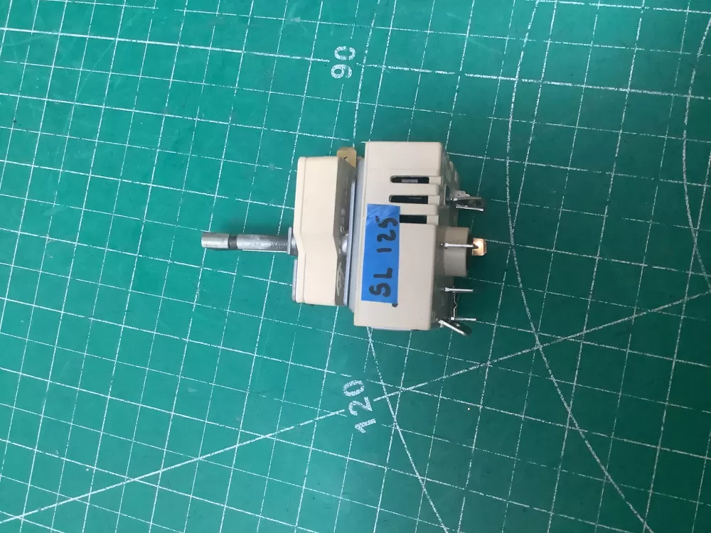 GE Oven WB24T10139 Infinite Control Switch AZ223239 | SLA125