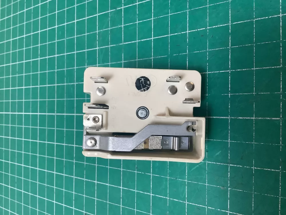 GE Whirlpool 811612 Range Surface Burner Control Switch AZ224686 | SLA117