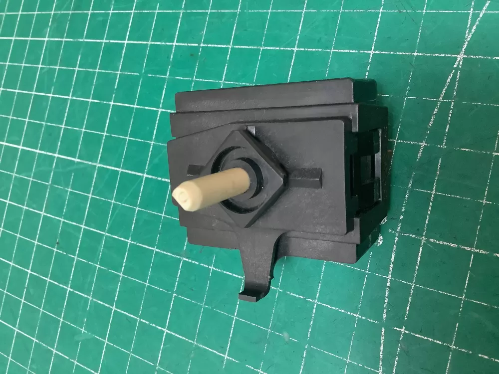 Maytag Whirlpool 8578352 Dryer Temperature Switch AZ223193 | SLA125