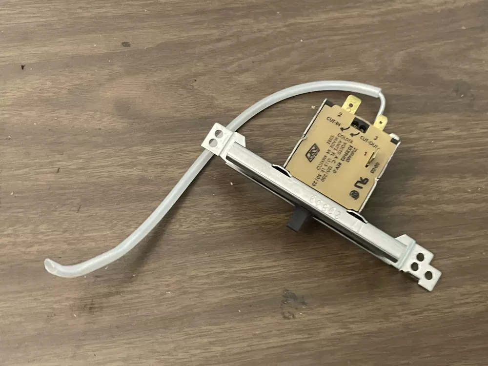 Whirlpool 2161460 Refrigerator Board Thermostat AZ94823 | Wm2100