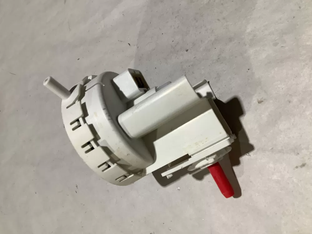 Admiral  Amana  Crosley  Estate  Inglis  Kenmore  Magic Chef  Maytag  Roper  Whirlpool 8577844 W10213635 W10339329 W10339251 Washer Water Level Pressure Switch