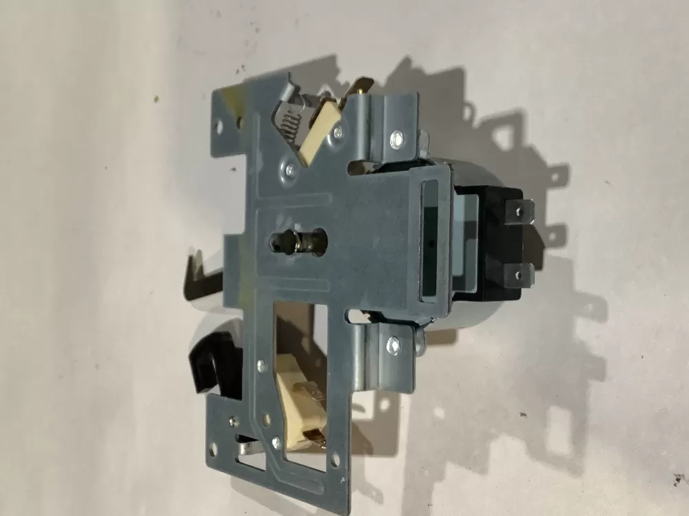 Whirlpool  KitchenAid  Jenn-Air  Maytag  Frigidaire W10618131 Oven Jenn Air Door Latch