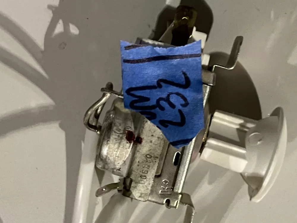 Whirlpool 08 Refrigerator Control Board Refrigerator Thermostat AZ31168 | Wm232