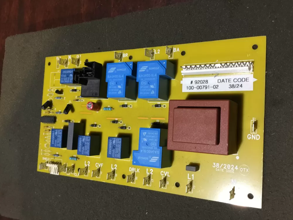 Dacor 92028  100-00791-02  130464101 Oven Relay Board