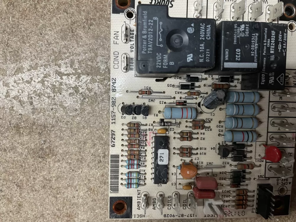 York Coleman 67297 1157 902  Defrost Fits Used Control Board AZ15608 | KM960