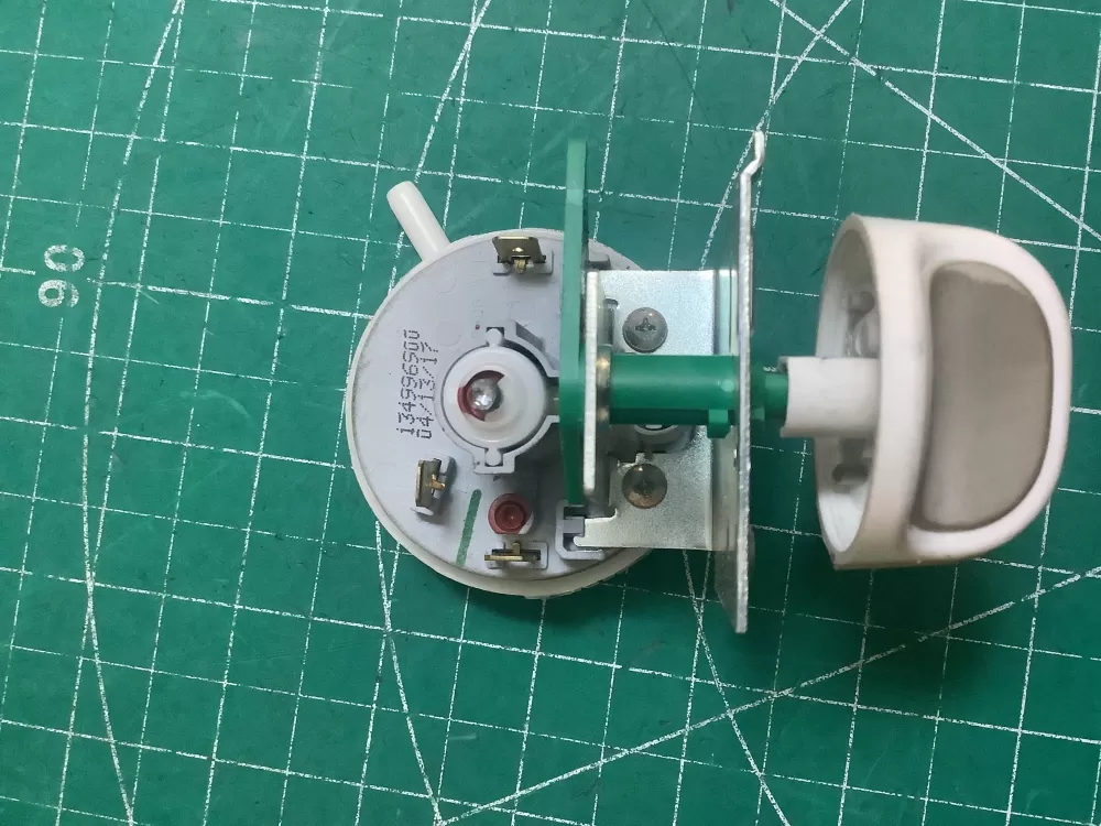 Kenmore 134487800 Washer Pressure Switch AZ221282 | SLA70