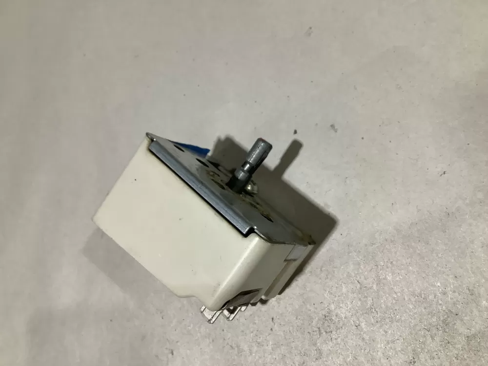 GE Hotpoint WB24T10025 Range Switch AZ103135 | Sl66