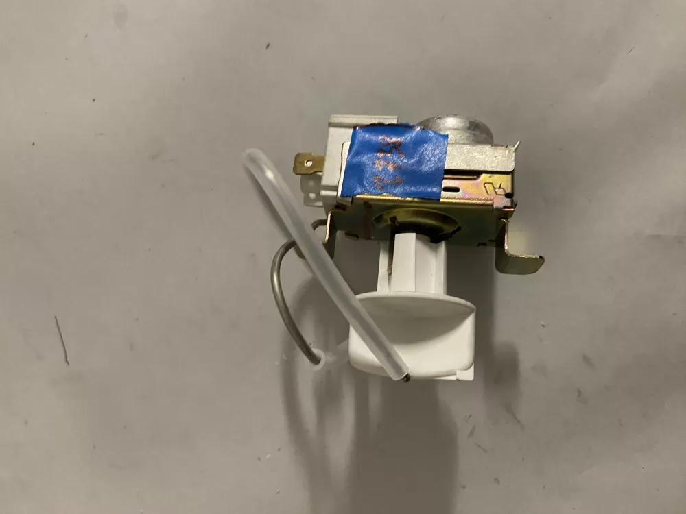 Hotpoint WP2204605 Refrigerator Thermostat AZ197672 | BK2738