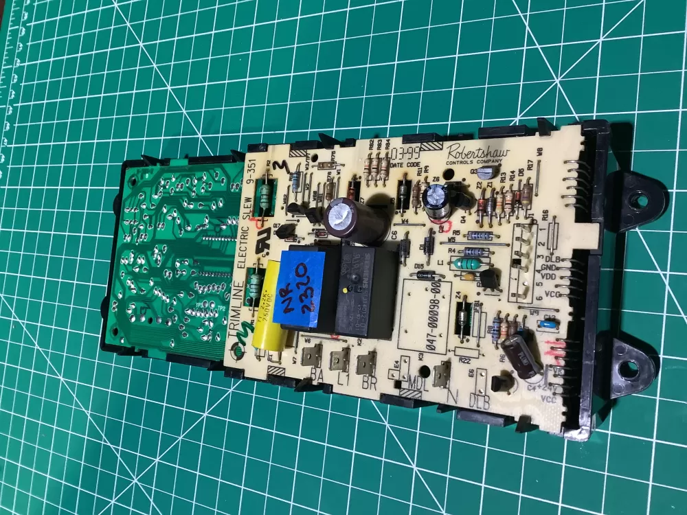 Maytag Whirlpool 7601P511 60 100 01015 05 Range Control AZ129102 | NR2320