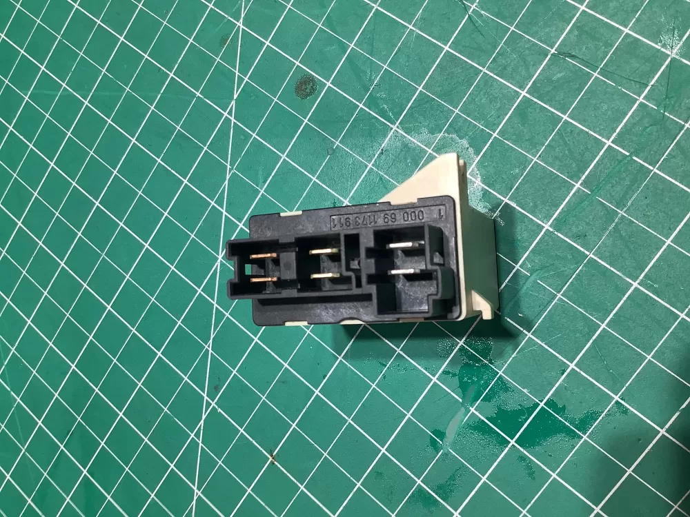 Miele 5254270 Dishwasher Relay AZ154044 | SL208