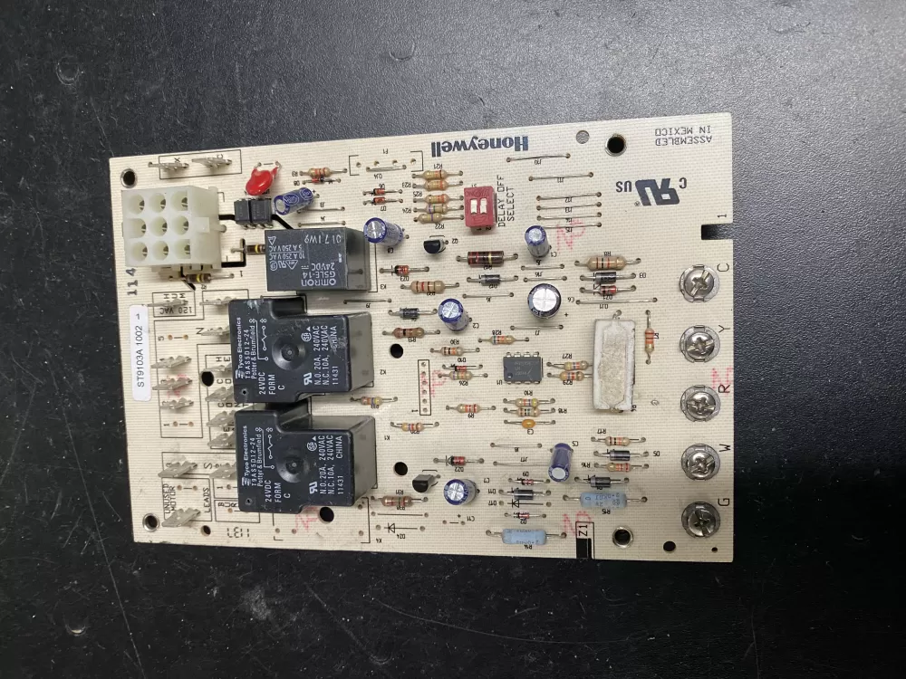 Honeywell ST9103A1002 Furnace Fan Circuit Control Board AZ18070 | BK982